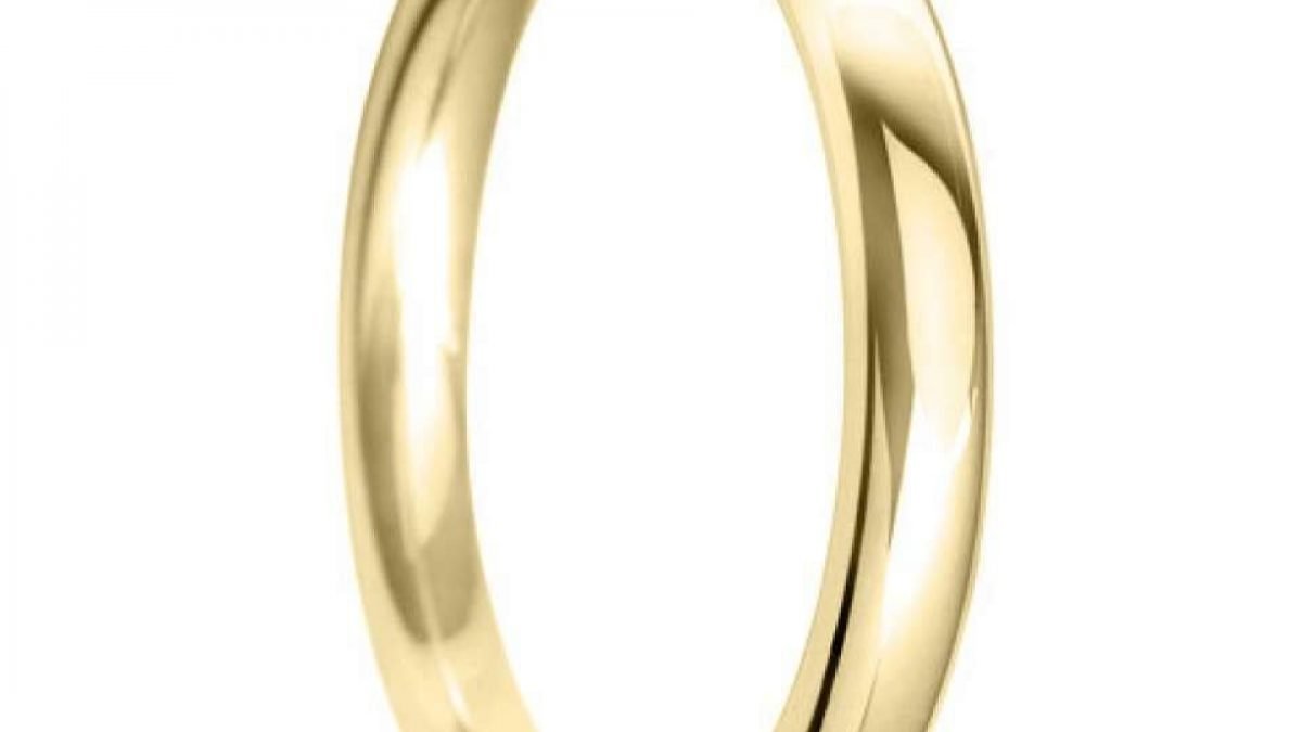 2mm Court Shape Medium Wedding Ring in 9ct Yellow Gold The